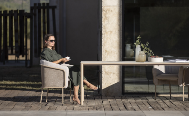 todus-slide-armchair