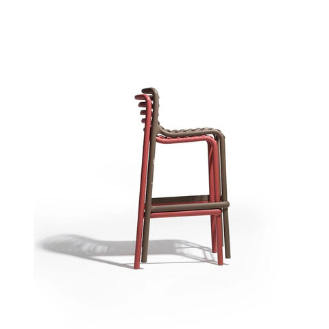 Doga Stool – moderná barová stolička, lamelový dizajn, vonkajší bar, bar v záhrade