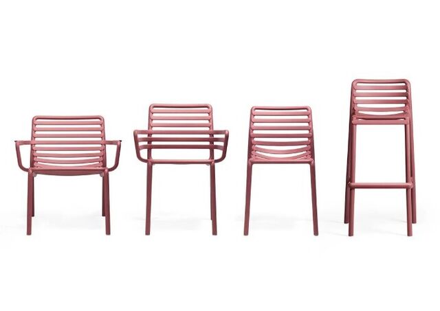 Doga Stool – moderná barová stolička, lamelový dizajn, vonkajší bar, bar v záhrade