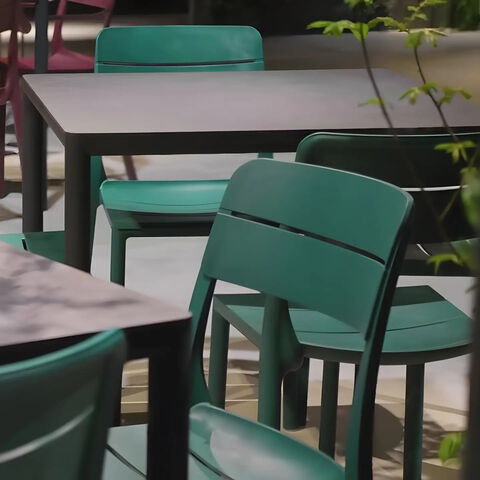 Cassia Bistrot – elegantná záhradná stolička bez opierok s moderným dizajnom
