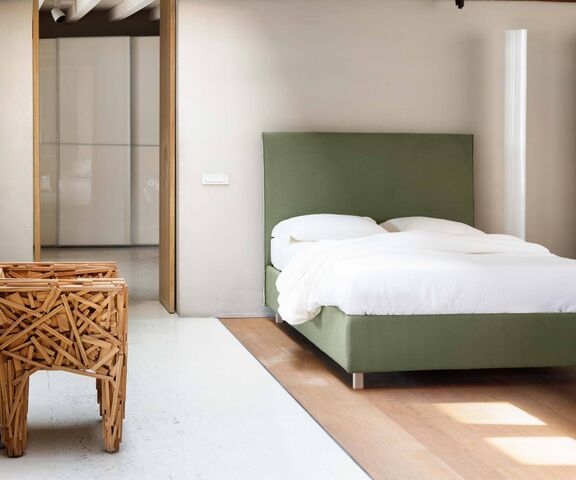 cosmo spratná posteľ