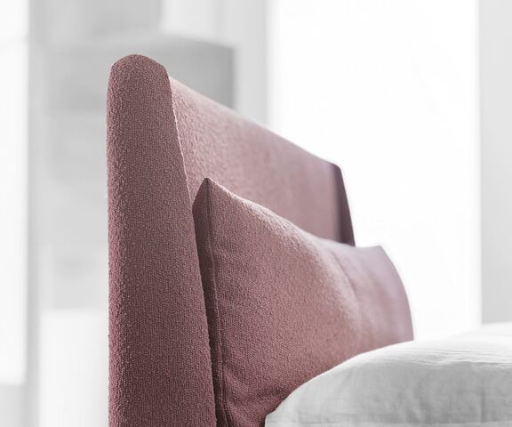 eddie - červené čelo postele